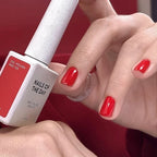 NAILSOFTHEDAY Let`s Special Red – ein spezieller roter Gellack, der in einer Schicht aufgetragen wird, 10 ml