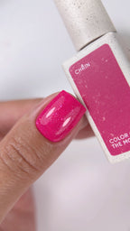 NAILSOFTHEDAY Color of the Month August 2026 CHRIN – Fuchsia mit Goldfolie und Schimmer, deckt bereits in einer Schicht, 10 ml