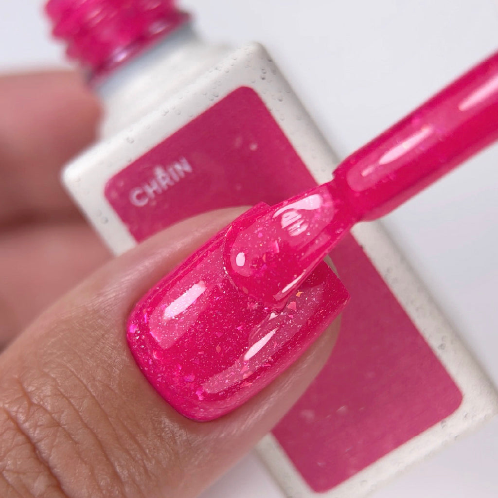 NAILSOFTHEDAY Color of the Month August 2026 CHRIN – Fuchsia mit Goldfolie und Schimmer, deckt bereits in einer Schicht, 10 ml